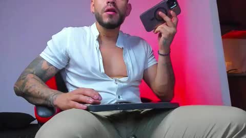 Angel Dimitri online show from 12-21-25, 04:41