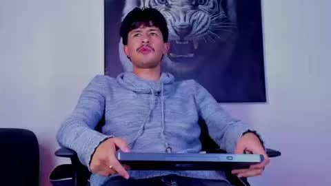 Dimitri online show from 09-16-25, 01:39