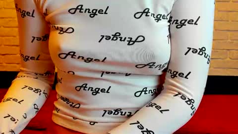 Snapshot of dimond_lo chatting on 10-12-25, 07:18 DimondLo online show from 10-12-25, 07:18