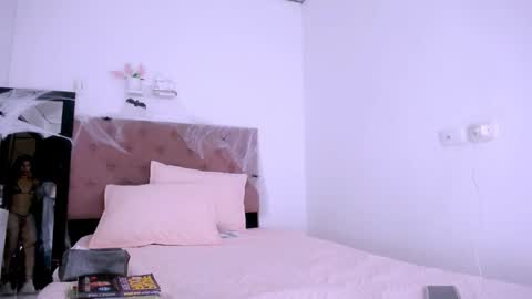 DINA online show from 10-13-25, 07:36