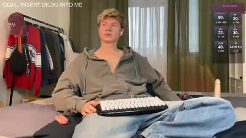 Snapshot of dinovichh chatting on 10-31-25, 12:50 Vlad Dinovich online show from 10-31-25, 12:50