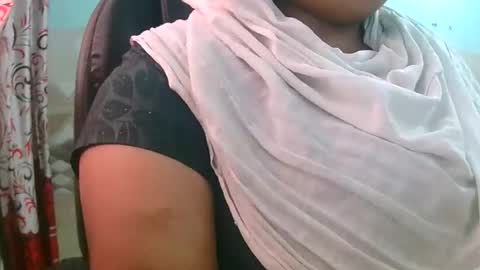 Snapshot of dipa2345569393 chatting on 02-09-26, 04:27 dipa2345569393 online show from 02-09-26, 04:27