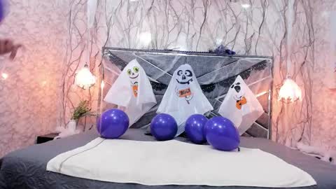 Snapshot of dirty_miia chatting on 10-31-25, 11:44 MIA online show from 10-31-25, 11:44