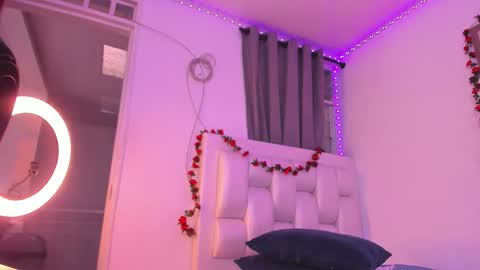 Snapshot of dirty_sex__ chatting on 02-14-26, 11:01 Samantha online show from 02-14-26, 11:01