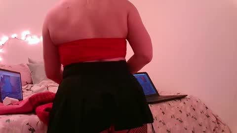 Daisy Wylde online show from 01-28-25, 08:36