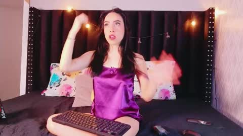 Snapshot of dirtylittleslutt_ chatting on 11-28-25, 02:58 Nemesis online show from 11-28-25, 02:58