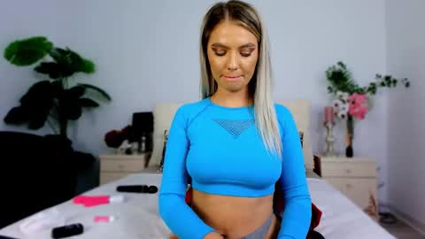 Chloe online show from 10-01-25, 09:04