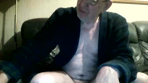 Snapshot of discovery63 chatting on 12-17-24, 06:53 discovery63 online show from 12-17-24, 06:53