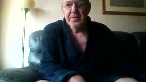 Snapshot of discovery63 chatting on 11-16-25, 11:38 discovery63 online show from 11-16-25, 11:38