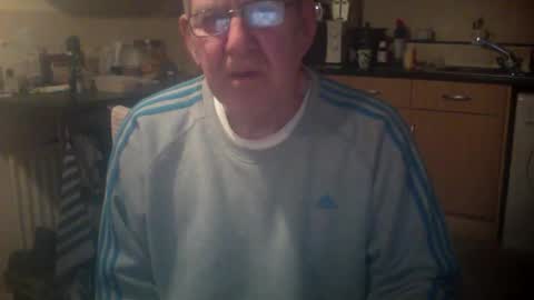 Snapshot of discovery63 chatting on 11-19-25, 07:03 discovery63 online show from 11-19-25, 07:03