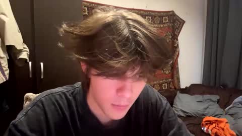 Snapshot of diski07 chatting on 10-18-25, 02:51 Diskis online show from 10-18-25, 02:51