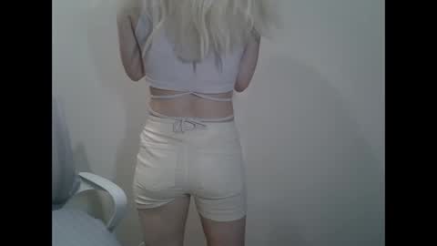 DitaMilton online show from 01-17-25, 01:35