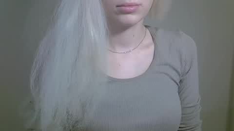 DitaMilton online show from 11-03-25, 03:24