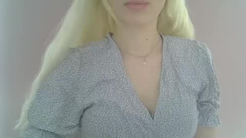 DitaMilton online show from 02-25-26, 10:58