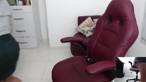 Snapshot of diva_milf chatting on 01-02-25, 08:46 Diva online show from 01-02-25, 08:46