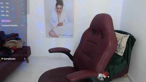 Snapshot of diva_milf chatting on 11-13-25, 08:19 Diva online show from 11-13-25, 08:19