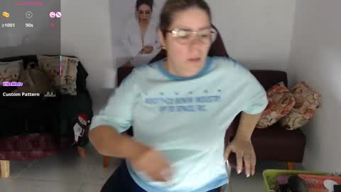 Snapshot of diva_milf chatting on 11-17-25, 04:13 Diva online show from 11-17-25, 04:13