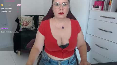 Snapshot of diva_milf chatting on 11-20-25, 08:19 Diva online show from 11-20-25, 08:19