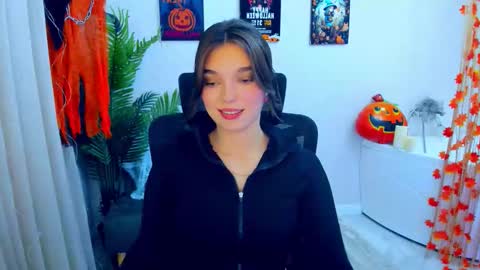 Hannah online show from 10-28-25, 03:04