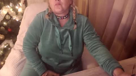 Snapshot of divineblond chatting on 12-01-25, 10:48 Alexxa online show from 12-01-25, 10:48