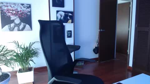 Hera online show from 10-26-25, 04:02