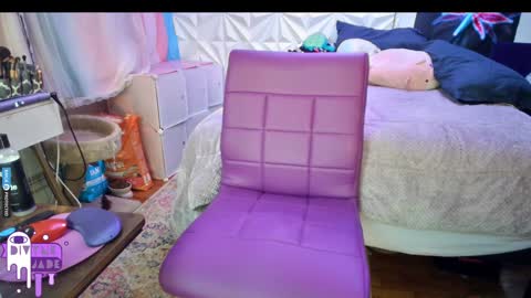 Snapshot of divynejade chatting on 12-21-24, 10:51 Jade Divyne online show from 12-21-24, 10:51