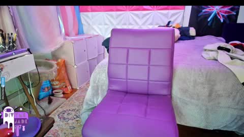 Snapshot of divynejade chatting on 12-29-24, 03:57 Jade Divyne online show from 12-29-24, 03:57