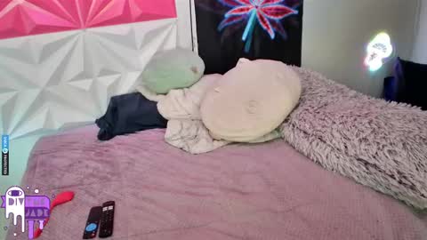 Snapshot of divynejade chatting on 03-07-25, 02:34 Jade Divyne online show from 03-07-25, 02:34