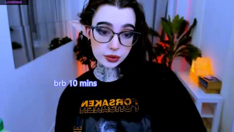 dixipixi_ online show from 02-07-25, 11:45