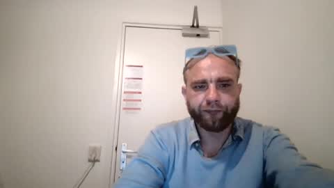 Snapshot of djschoor chatting on 10-20-25, 07:31 djschoor online show from 10-20-25, 07:31