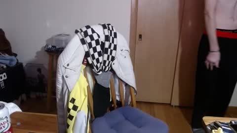 Snapshot of dnasfun chatting on 12-25-24, 12:05 DnAs FunTime online show from 12-25-24, 12:05