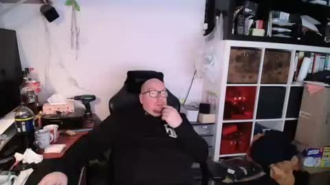 dobermann0002 online show from 12-03-25, 09:18