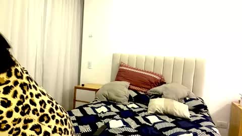 Snapshot of doble_dosis chatting on 02-19-26, 11:45 doble_dosis online show from 02-19-26, 11:45