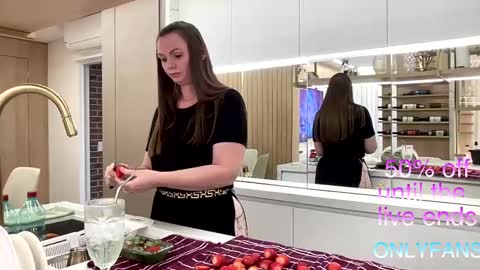 Snapshot of docehot1818 chatting on 02-07-25, 09:04 Ctia But I prefer to be called DOCE online show from 02-07-25, 09:04