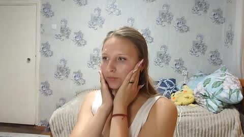 Annie PVT IS OPEN online show from 10-09-25, 10:46