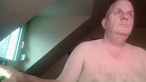 Snapshot of doggy2629 chatting on 11-16-25, 07:14 doggy2629 online show from 11-16-25, 07:14