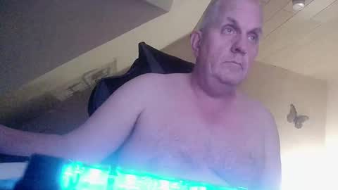 Snapshot of doggy2629 chatting on 11-18-25, 05:17 doggy2629 online show from 11-18-25, 05:17