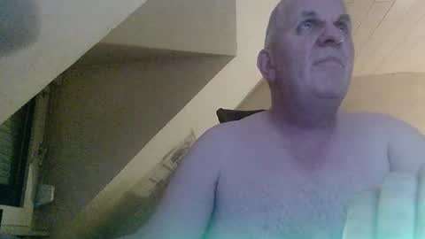 Snapshot of doggy2629 chatting on 11-19-25, 05:24 doggy2629 online show from 11-19-25, 05:24