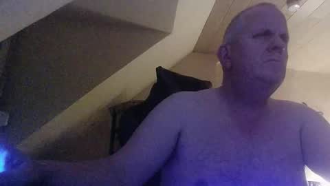 Snapshot of doggy2629 chatting on 12-19-25, 04:58 doggy2629 online show from 12-19-25, 04:58