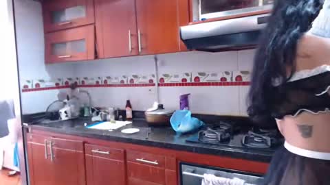 Snapshot of dolceclown_ chatting on 10-20-25, 07:47 dolceclown_ online show from 10-20-25, 07:47