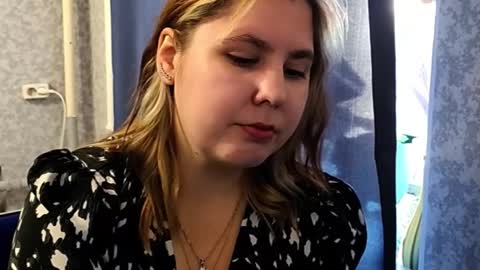 dolcevita_sophia online show from 11-16-25, 08:20