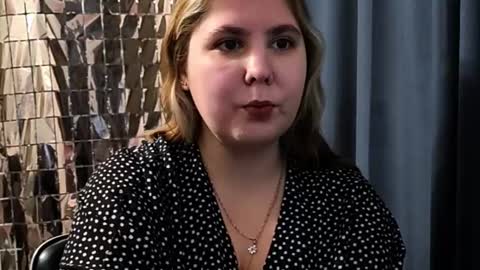 dolcevita_sophia online show from 11-20-25, 12:38