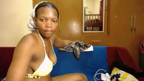 Bella online show from 11-18-25, 05:17