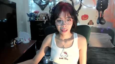 Snapshot of dolliette chatting on 10-21-25, 03:29 mina online show from 10-21-25, 03:29