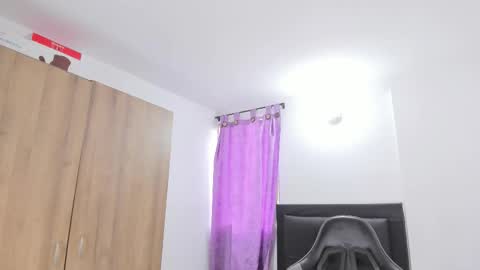 Snapshot of dolly_walker chatting on 10-26-25, 12:00 dolly walker online show from 10-26-25, 12:00