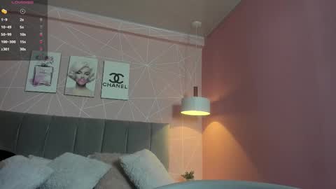 Call me Zoe  online show from 10-21-25, 10:32