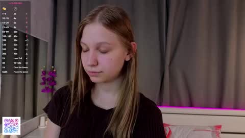 Emilia online show from 10-15-25, 06:08