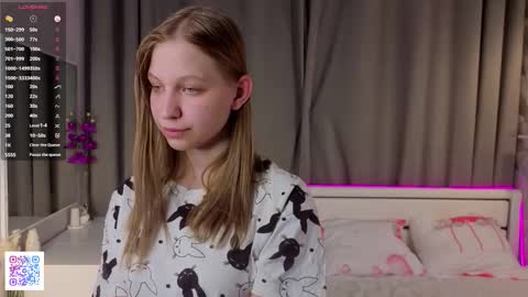 Emilia online show from 10-16-25, 07:15