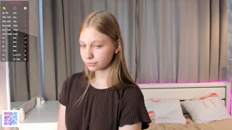 Emilia online show from 10-30-25, 04:47