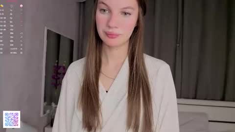 Emilia online show from 12-18-25, 04:18